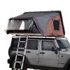 Ofrece protección adicional durante vientos fuertes y / o eventos de lluvia. El toldo de vinilo es un toldo secundario que se conecta a su Skycamp o X-Cover. El toldo se entrega con cordones y clavijas para una mejor estabilidad. El toldo de vinilo es transparente, lo que permite una mejor visibilidad.