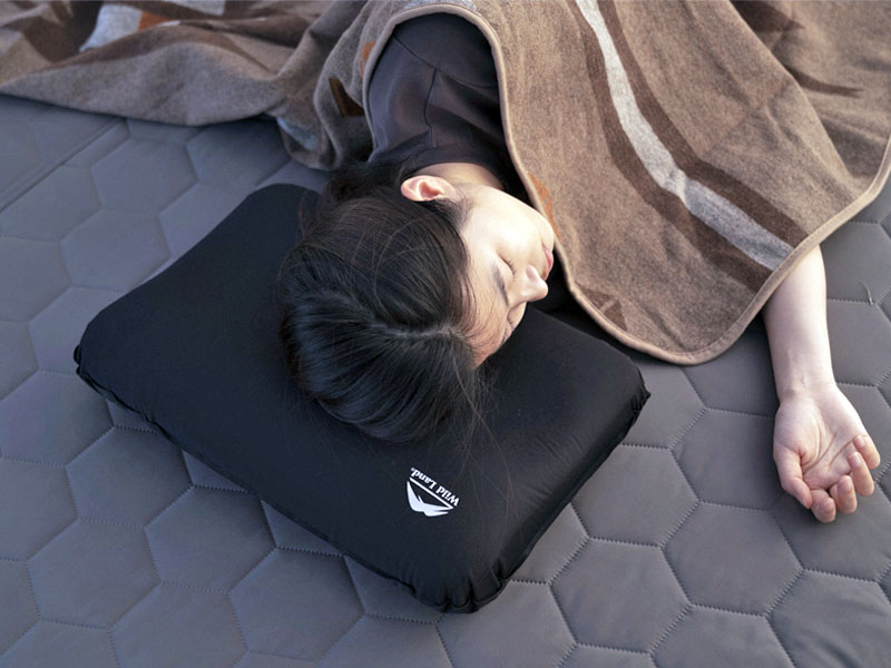 Almohada de aire autoinflable WildLand - Imagen 7